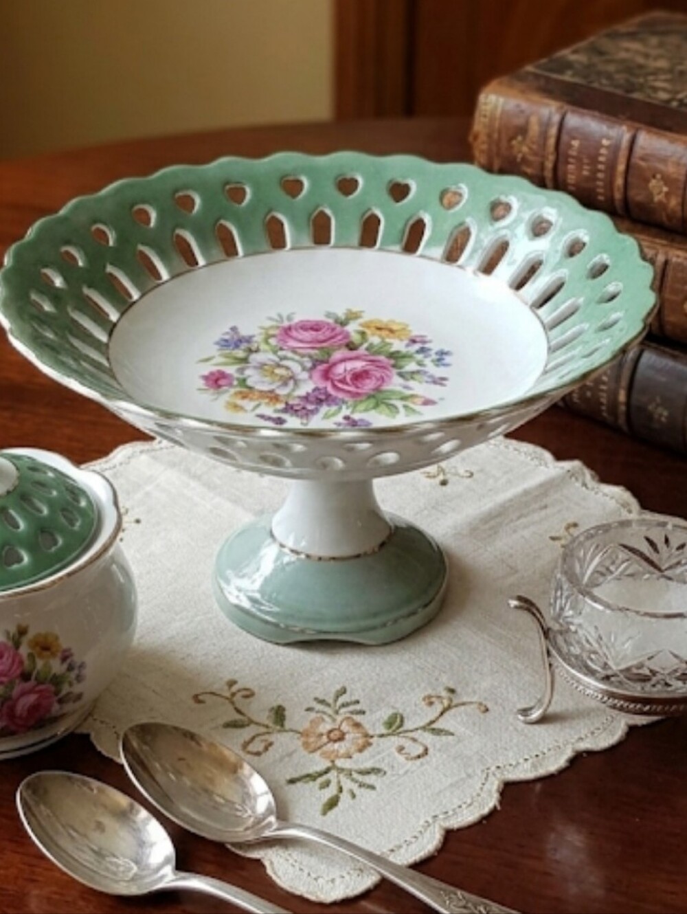 Ucago pedestal candy/trinket dish vintage